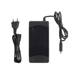 Akkulaturi Xiaomi 5 sähköpotkulaudan akulle  - 1  