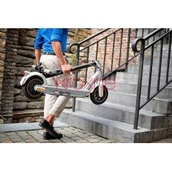 Ninebot KickScooter MAX G30LE II proiectat de Segway - autonomie de 40 km. Segway - Ninebot - 4 - Sasiu mai robust, mai lat. - R