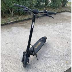 Sharkset RS1 - due motori da 1400 W - batteria da 20 Ah - autonomia da 50 a 70 km Sharkset - 4 Sharkset RS1 - due motori da 1400