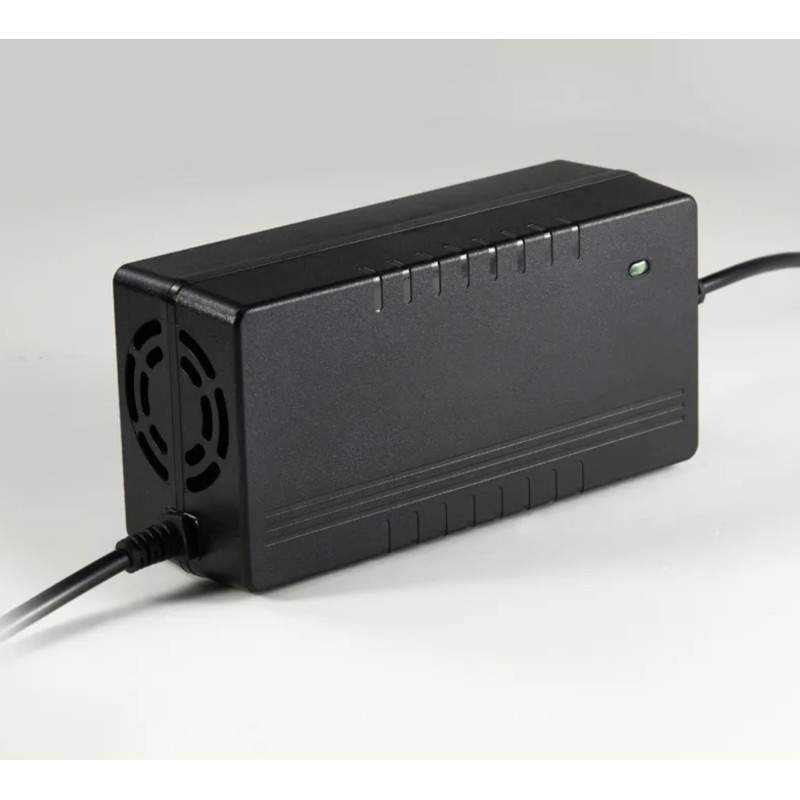 Pikalaturi Navee S65 tai Navee S65C sähköskootterille - lyhennä latausaikaa. KROXNE - 1 Pikalaturi Navee S65 tai Navee S65C sähk