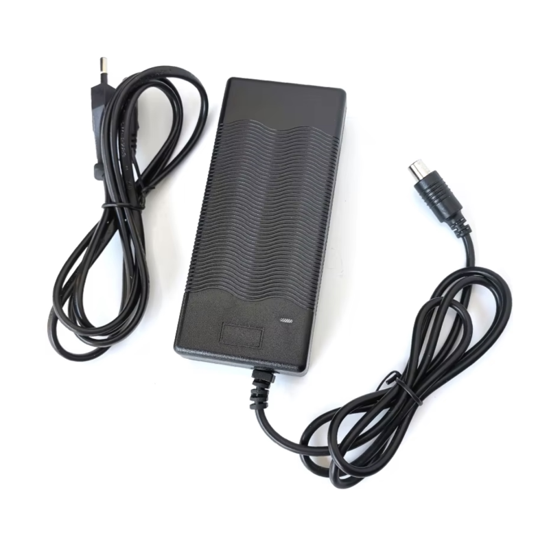 Oplader til det interne batteri i Navee V40 el-scooter  - 1 Oplader til det interne batteri i Navee V40 el-scooter
Batterioplade