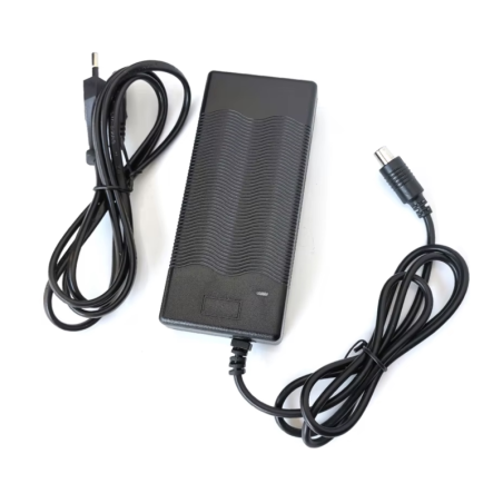 Oplader til det interne batteri i Navee V40 el-scooter  - 1 Oplader til det interne batteri i Navee V40 el-scooter
Batterioplade